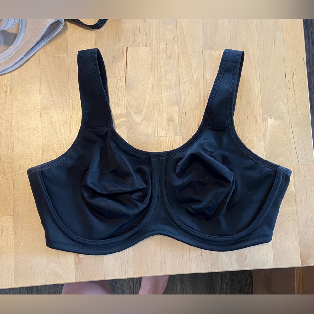 Like New - Wacoal Simone Sport Underwire Bra Black 36DD